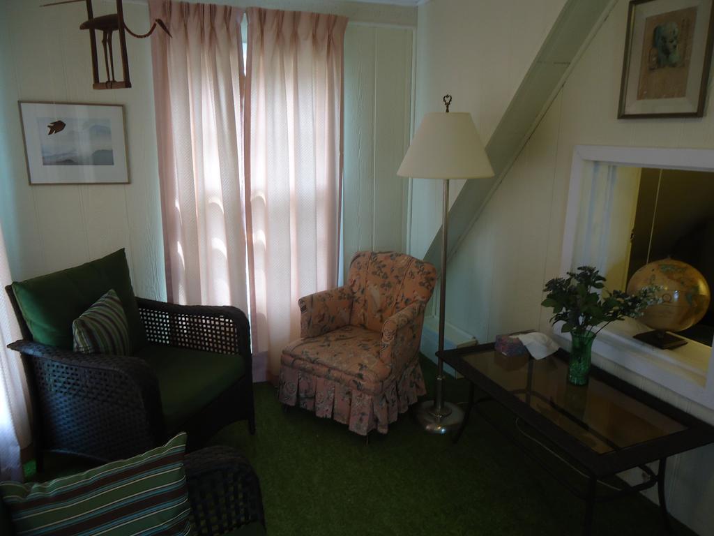 Governor'S Mansion Inn Miramichi Room photo
